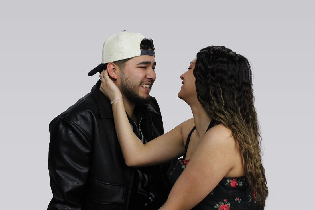Pareja en una sesión de estudio
